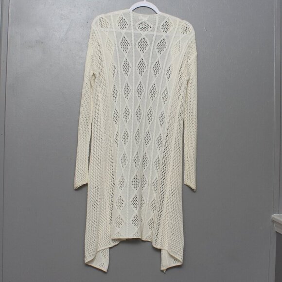 En creme white crocheted long cardigan - Picture 2 of 7